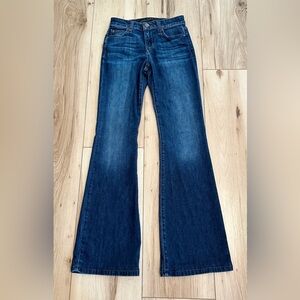 Joe’s Flawless mid rise flare W 24 Jean